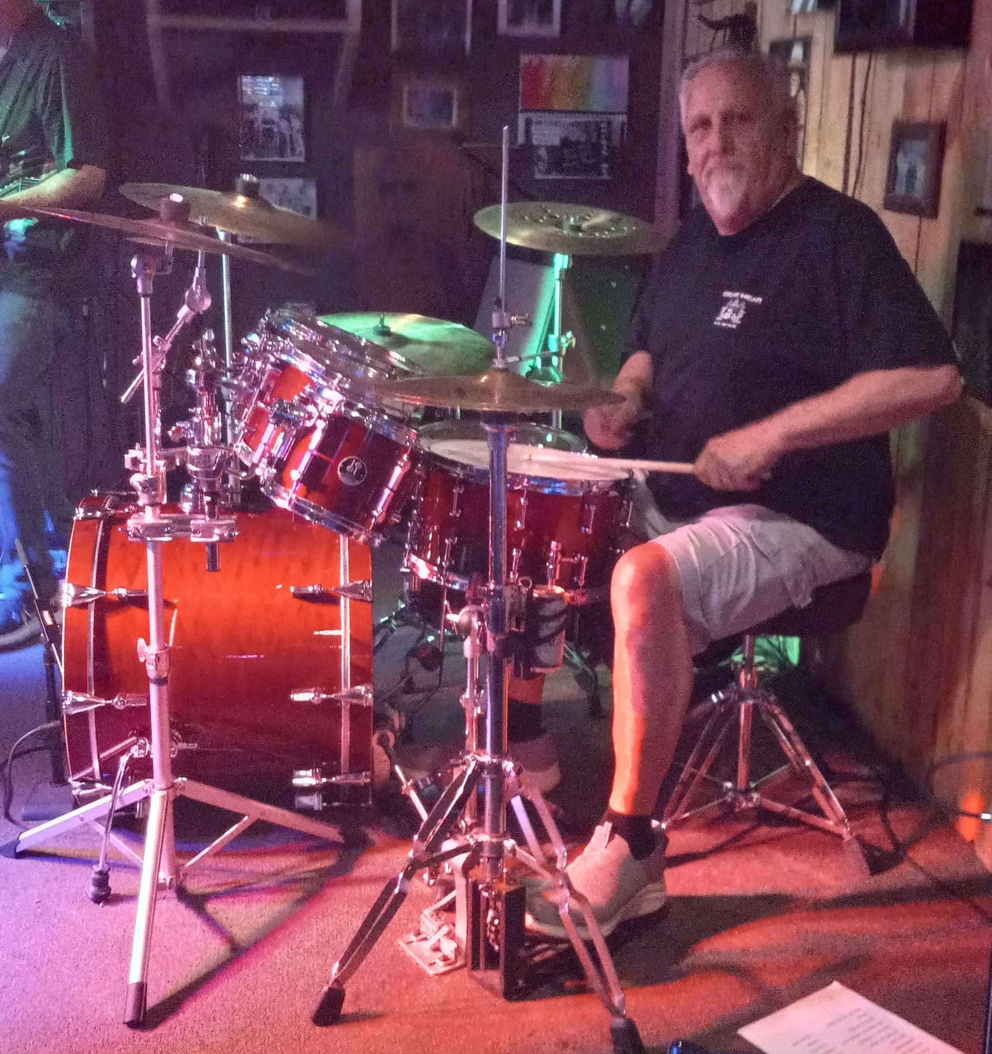 Keith Richardson on his Sonor 3000 series drum kit...sweet!